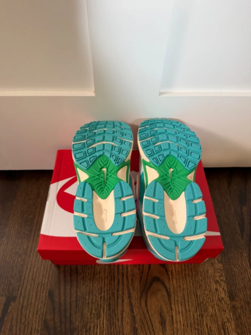 Nike V5 RNR Sneakers (Guava Ice/Pale Ivory - Pinksicle) - W6 | NIB